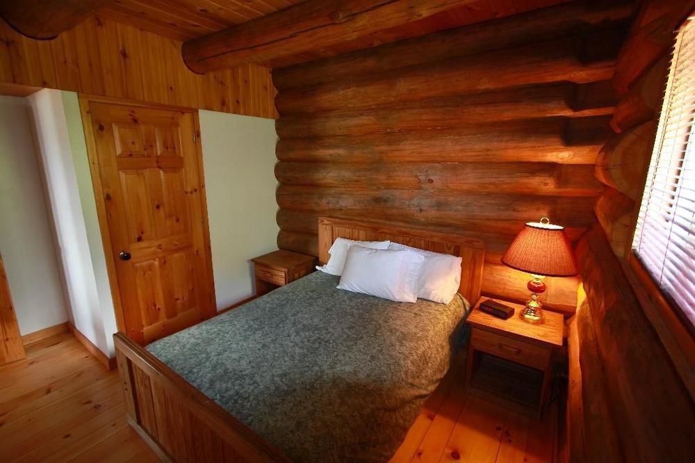 Wilderness Tours Rafting Resort Foresters Falls Buitenkant foto