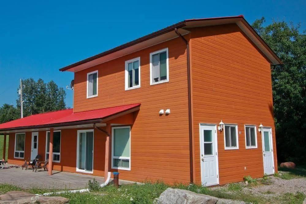 Wilderness Tours Rafting Resort Foresters Falls Buitenkant foto